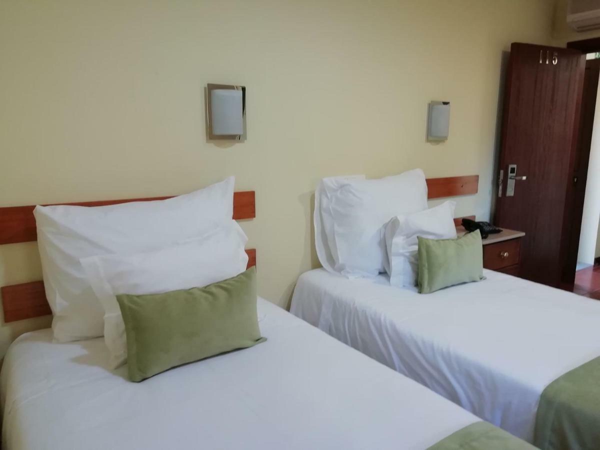 Adelaide Hotel Geres Eksteriør bilde